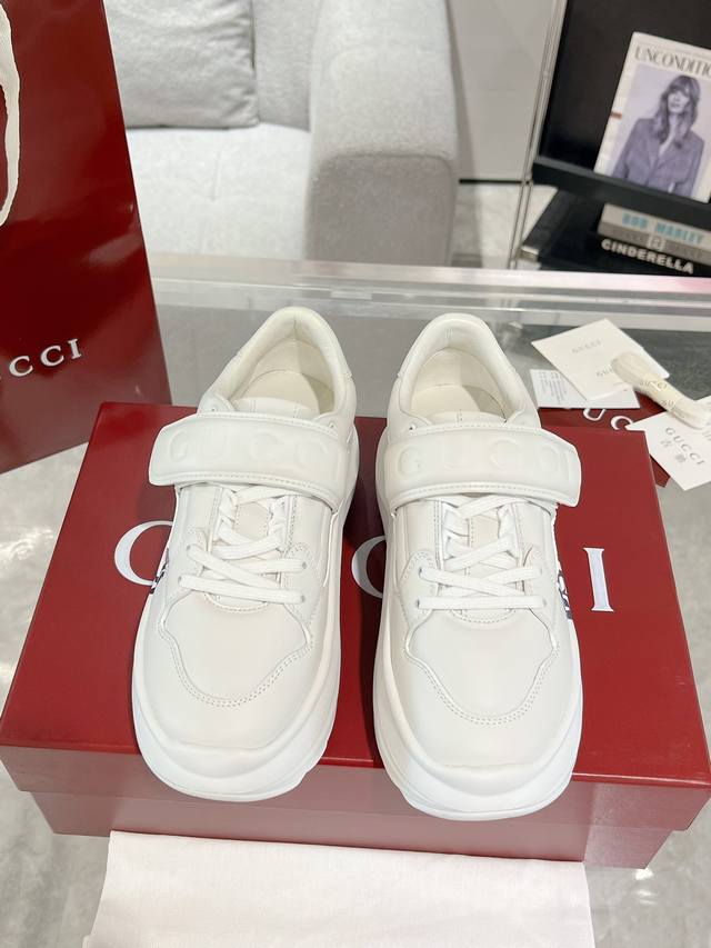 Gucci Wave女士坡跟运动鞋 波浪鞋 魔术贴老爹鞋 原版购入开发 做货 创作总监sabato De Sarno以轻盈与灵动为灵感呈献全新运动鞋。这款鞋履采